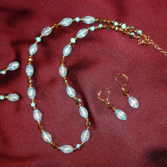 Heavenly handmade necklace/earring set in sky blue - two earring style options - Picture 4 of 11